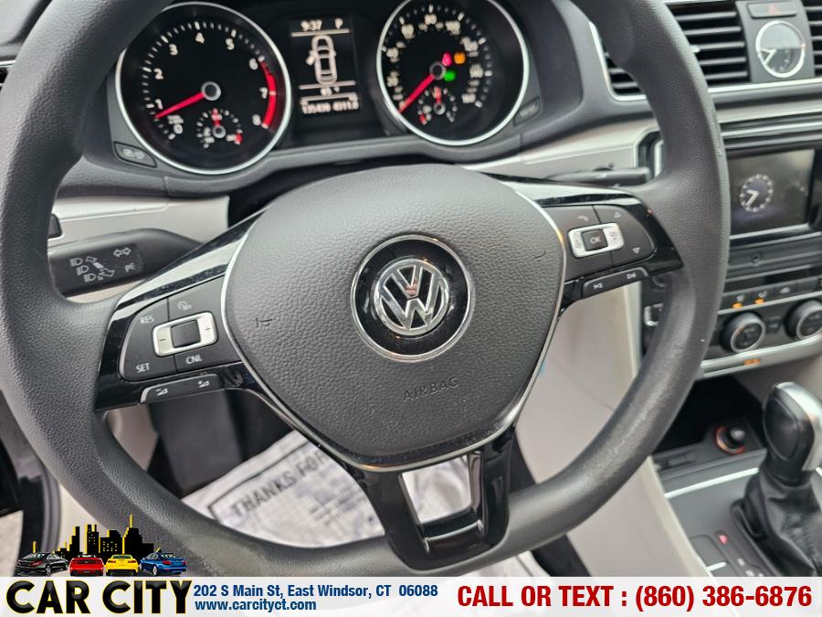 2016 Volkswagen Passat R-Line - Photo 18