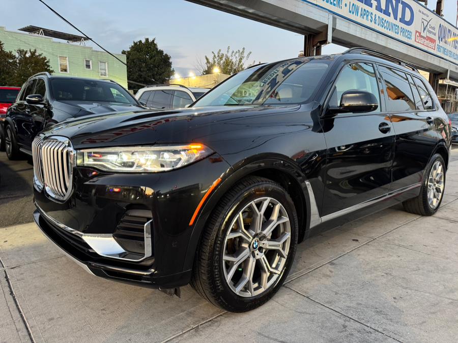 2022 BMW X7 xDrive40i's photo