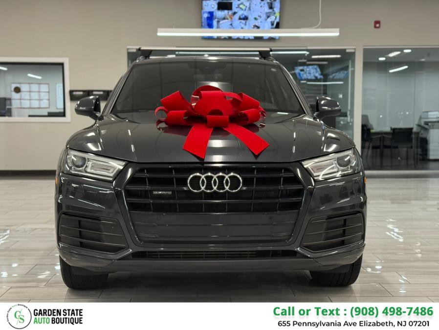 2020 Audi Q5 45 Titanium quattro S tronic Premium's photo