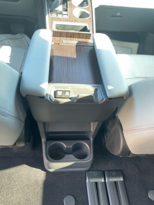 2024 Toyota Sienna XLE - Photo 32