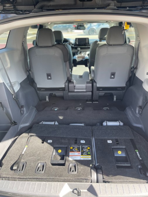 2024 Toyota Sienna XLE - Photo 10