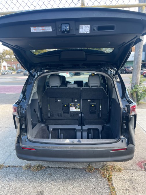 2024 Toyota Sienna XLE - Photo 7