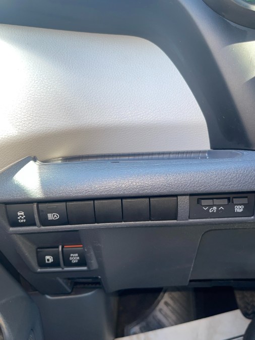 2024 Toyota Sienna XLE - Photo 36
