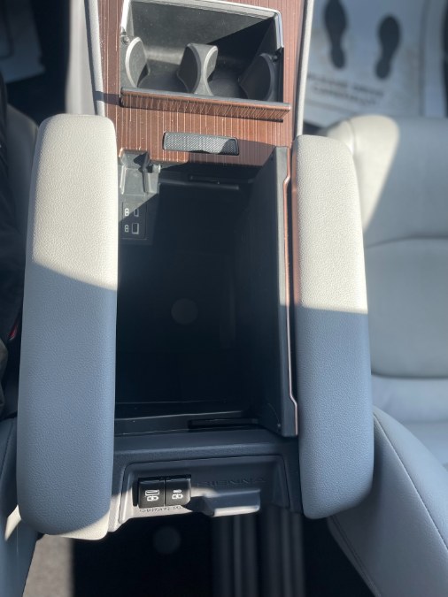 2024 Toyota Sienna XLE - Photo 31