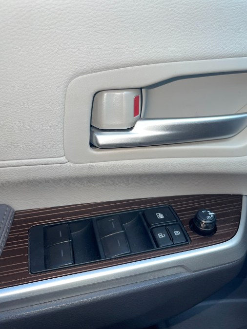2024 Toyota Sienna XLE - Photo 35