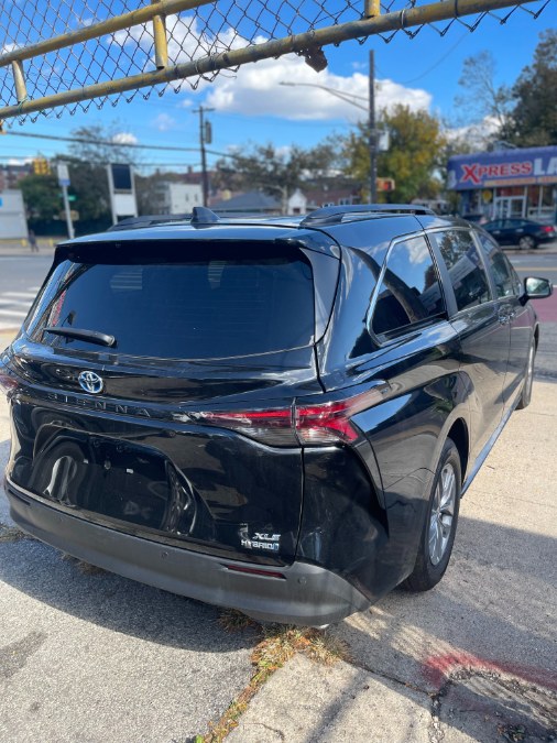 2024 Toyota Sienna XLE - Photo 5