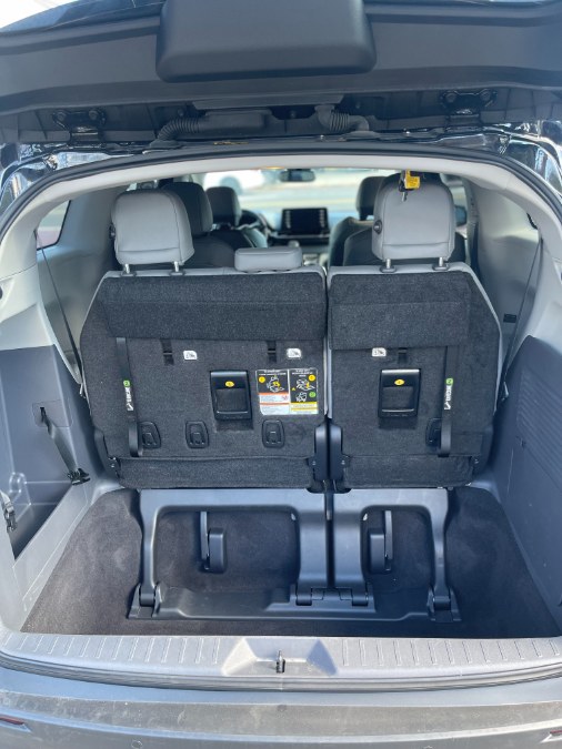 2024 Toyota Sienna XLE - Photo 8