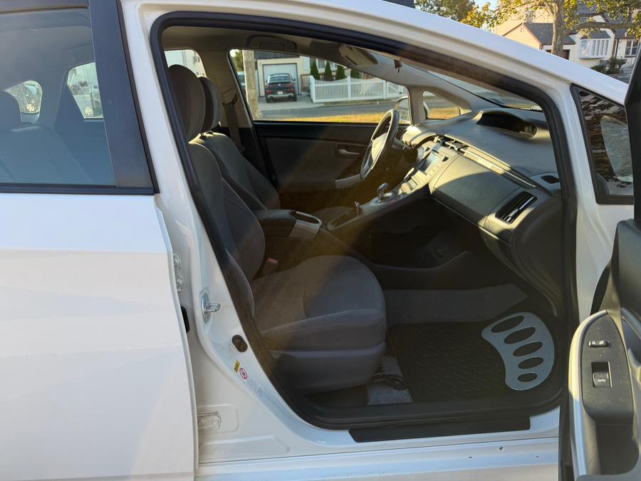 2015 Toyota Prius Two - Photo 13