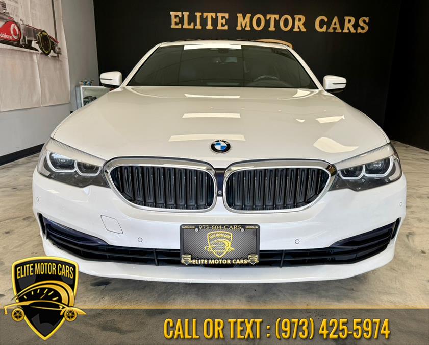 2019 BMW 5 Series 540i - Photo 2