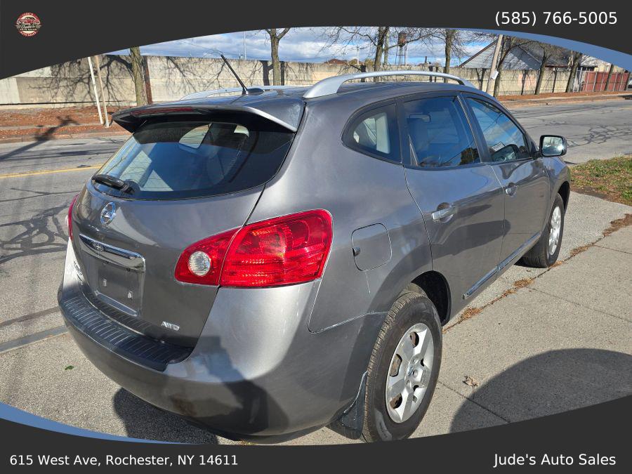 Nissan Rogue Select photo 5