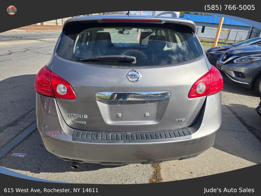 Nissan Rogue Select photo 6