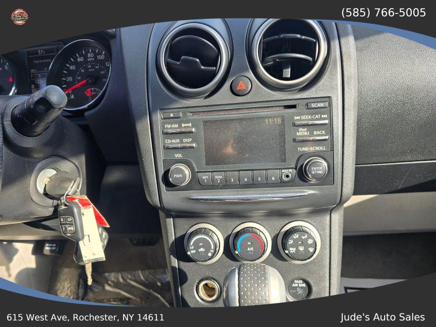 Nissan Rogue Select photo 9