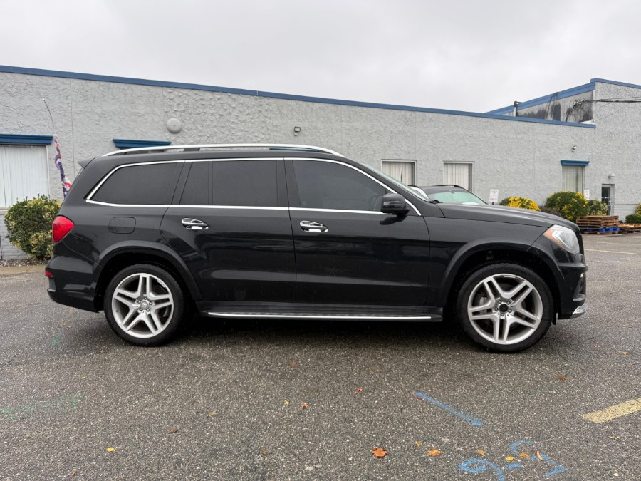 2015 Mercedes-Benz GL-Class GL550's photo