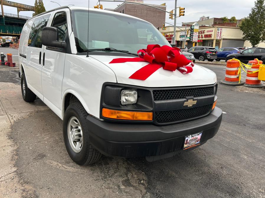 2016 Chevrolet Express 2500 Work Van HD's photo