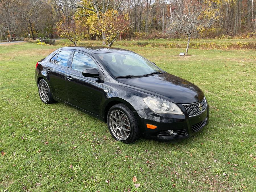 2010 Suzuki Kizashi GTS's photo