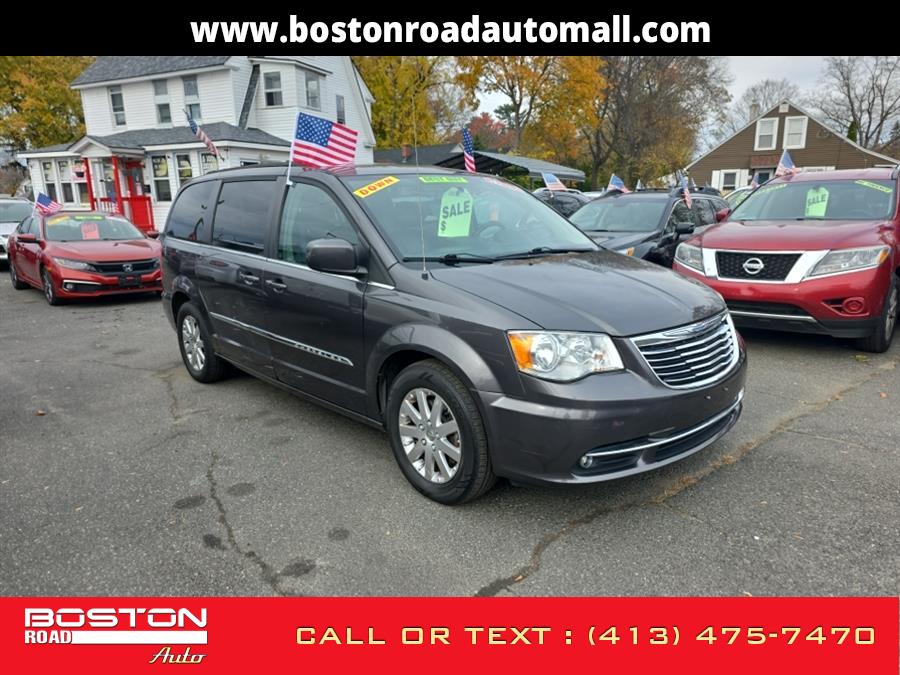 2015 Chrysler Town & Country Touring's photo