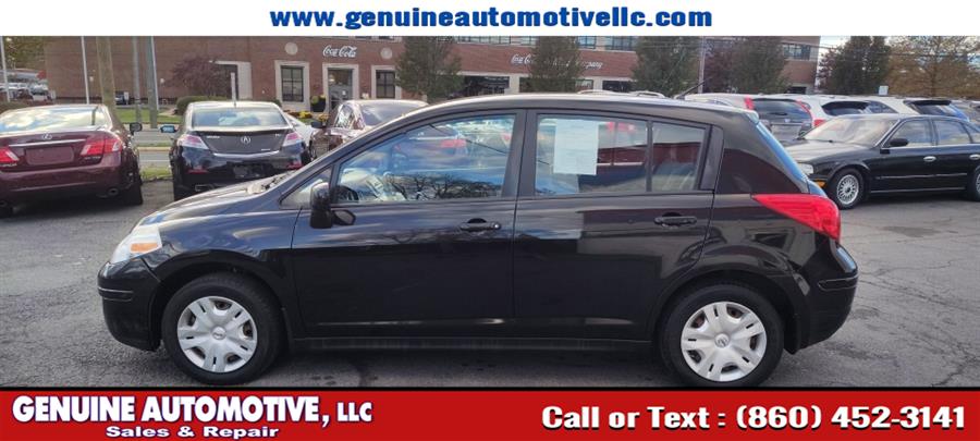 2011 Nissan Versa 1.8 S Auto's photo