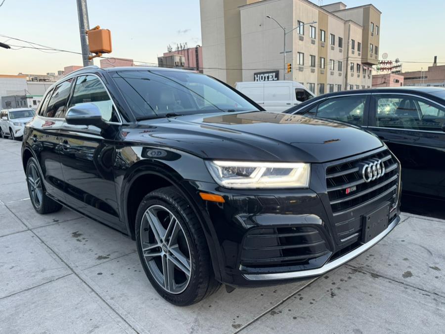 View vehicle photo 4