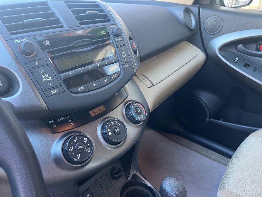2009 Toyota RAV4 Base - Photo 4