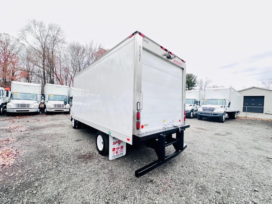 2018 Isuzu NRR - Photo 7