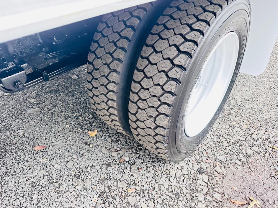 2018 Isuzu NRR - Photo 21