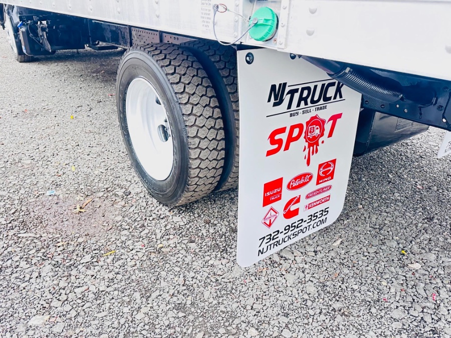 2018 Isuzu NRR - Photo 23