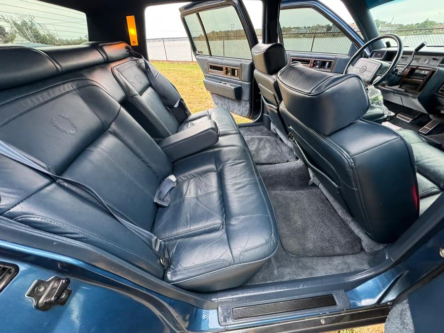 1991 Cadillac DeVille - Photo 25