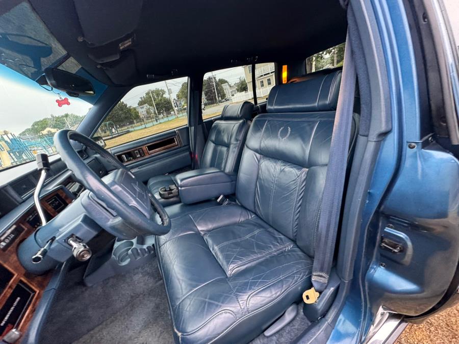 1991 Cadillac DeVille - Photo 29