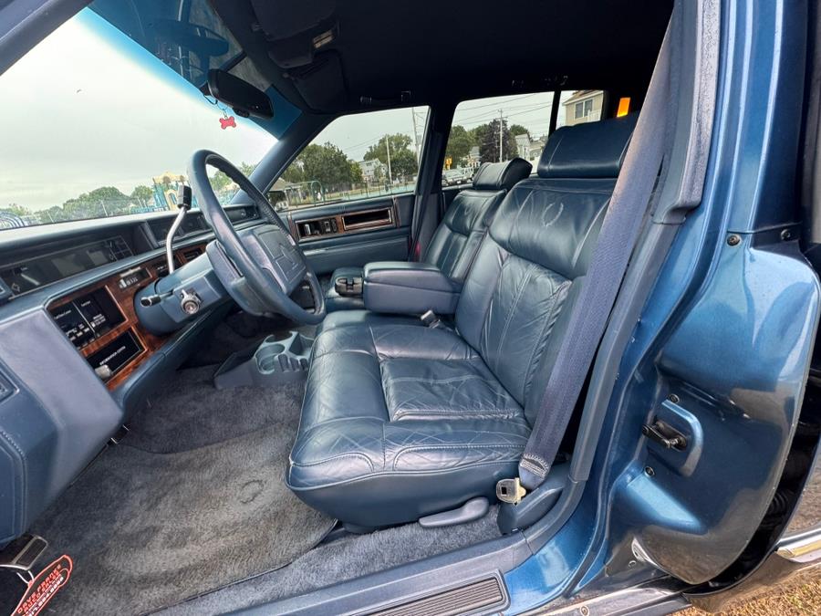 1991 Cadillac DeVille - Photo 30