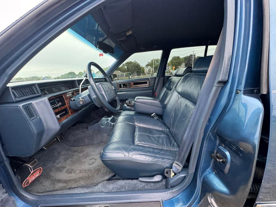 1991 Cadillac DeVille - Photo 31