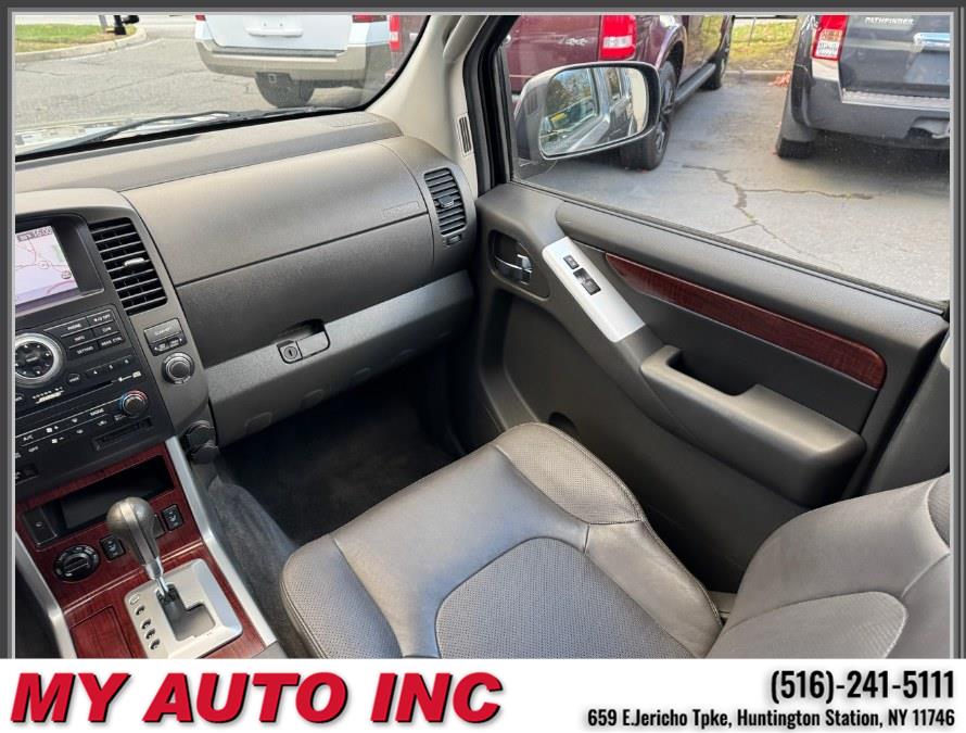 2012 Nissan Pathfinder LE - Photo 13