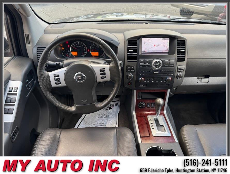 2012 Nissan Pathfinder LE - Photo 11