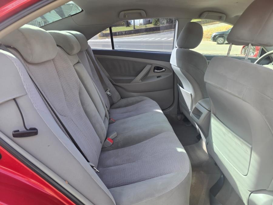 2010 Toyota Camry LE - Photo 9
