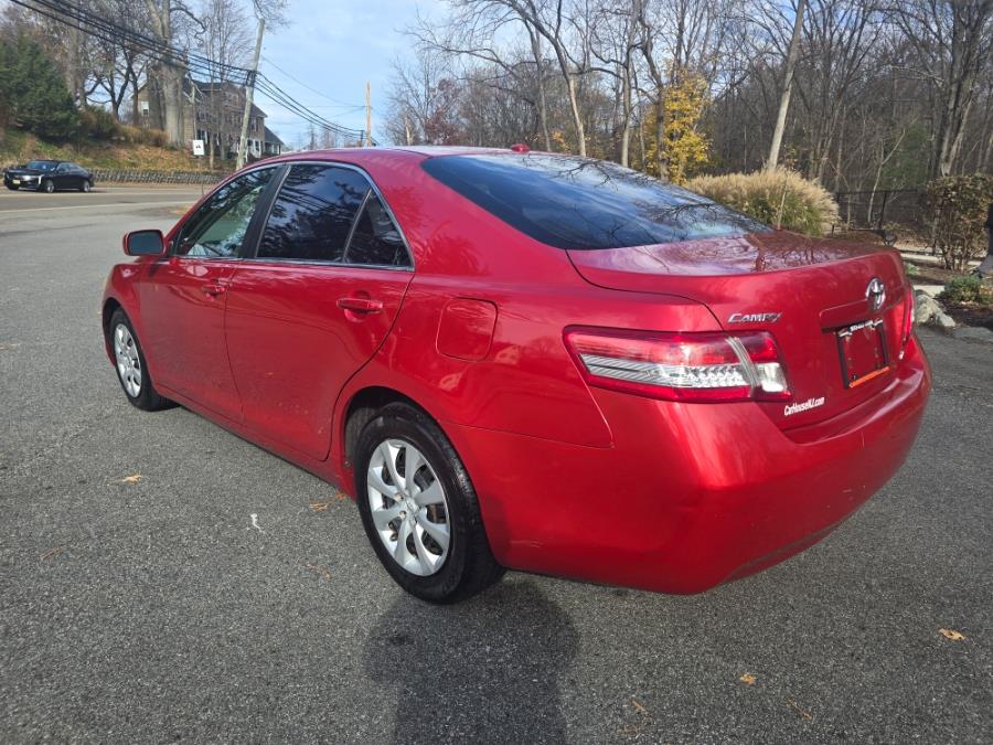 2010 Toyota Camry LE - Photo 3