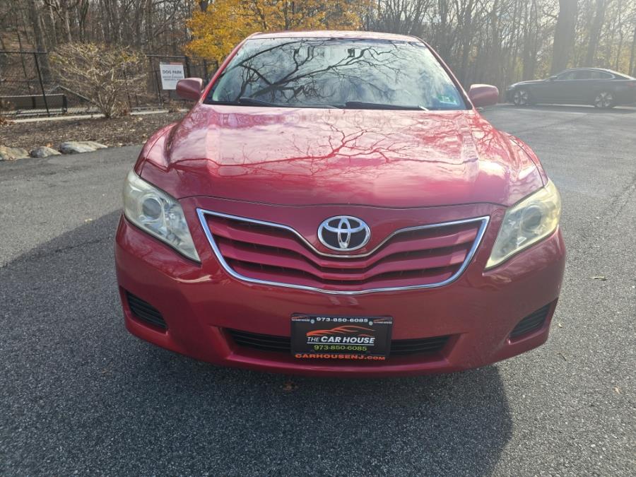 2010 Toyota Camry LE - Photo 2