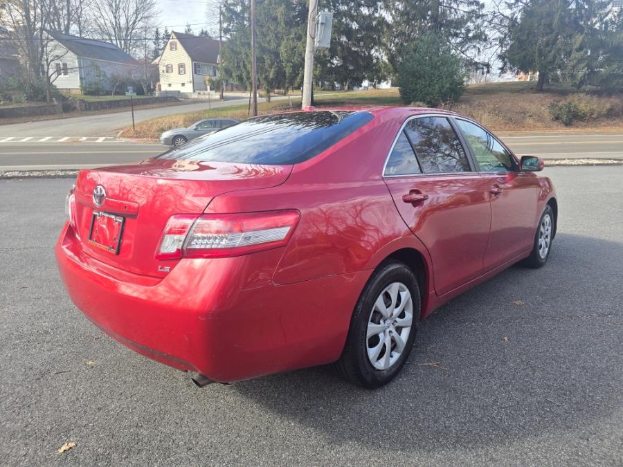 2010 Toyota Camry LE - Photo 6