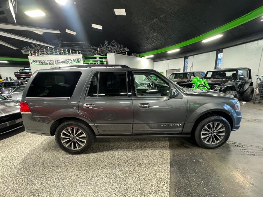 2016 Lincoln Navigator 4x4 Select's photo