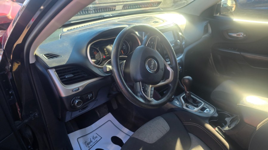 2016 Jeep Cherokee Sport - Photo 4