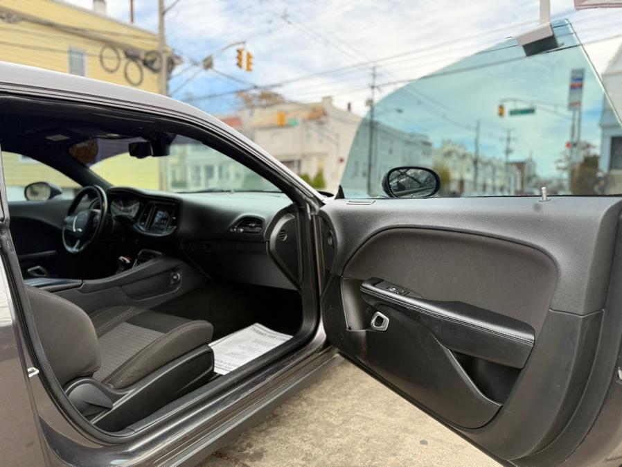 2021 Dodge Challenger SXT - Photo 10