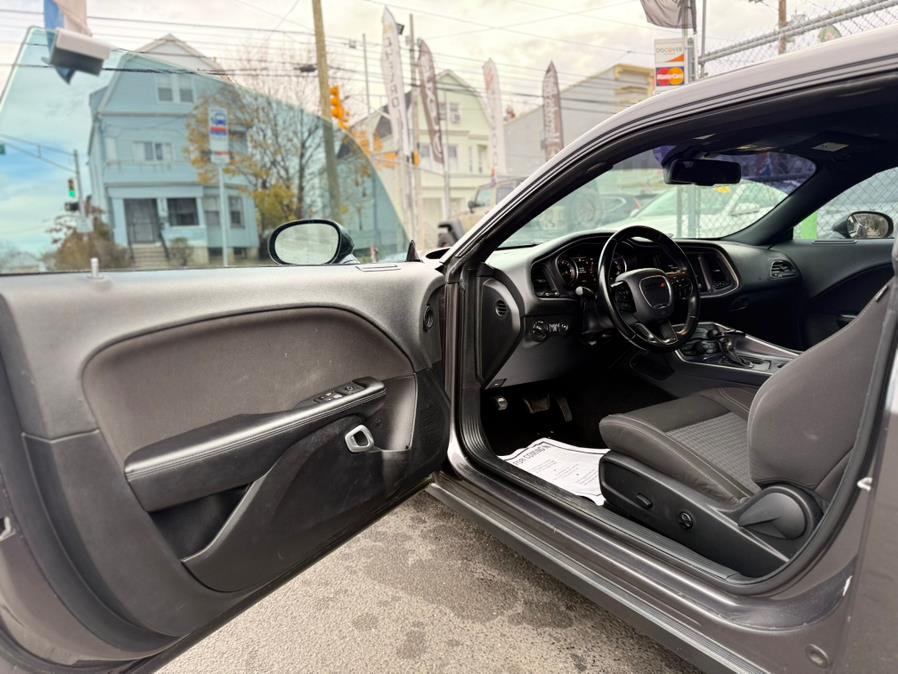 2021 Dodge Challenger SXT - Photo 8