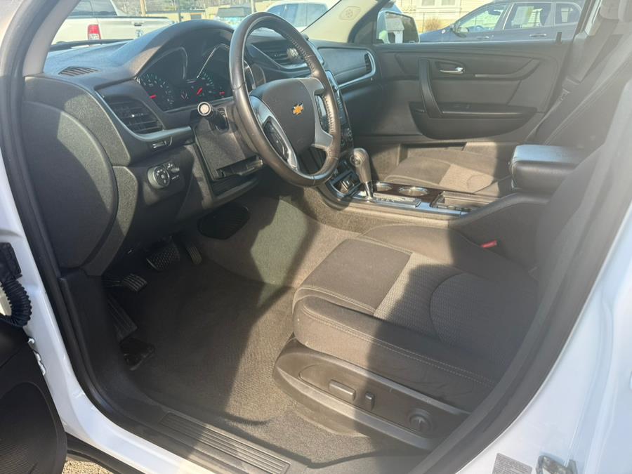 2017 Chevrolet Traverse 1LT - Photo 9