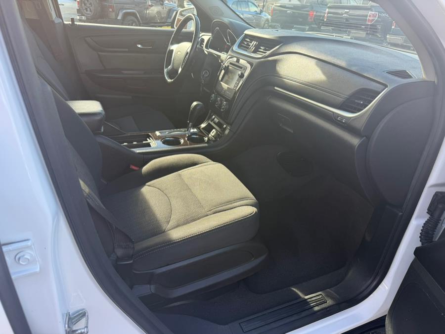 2017 Chevrolet Traverse 1LT - Photo 7