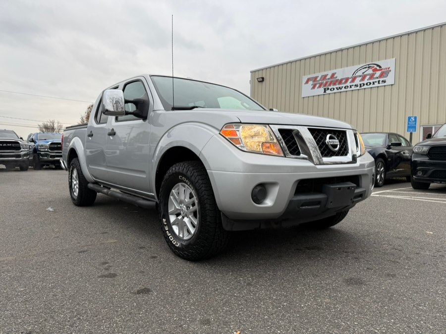 Silver 2015 Nissan Frontier SL Crew Cab 4WD Pickup Truck Four-Wheel Drive Automatic
