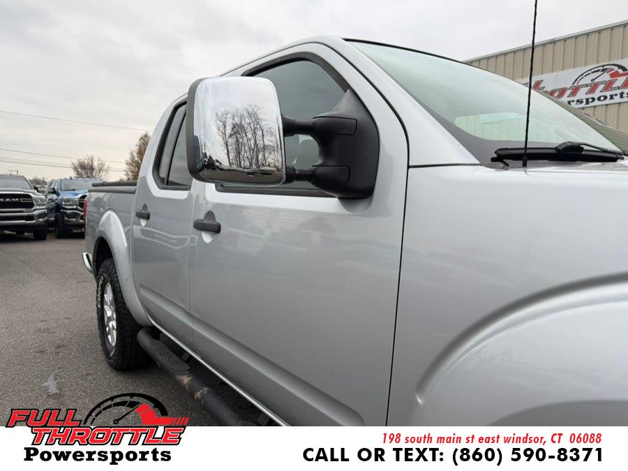 2015 Nissan Frontier 4.0 SV Crew Cab 4X4 AT SWB's photo