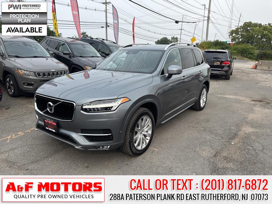 2018 Volvo XC90 T6 AWD Momentum's photo