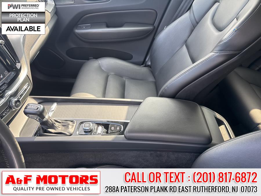 2019 Volvo XC60 Momentum - Photo 13