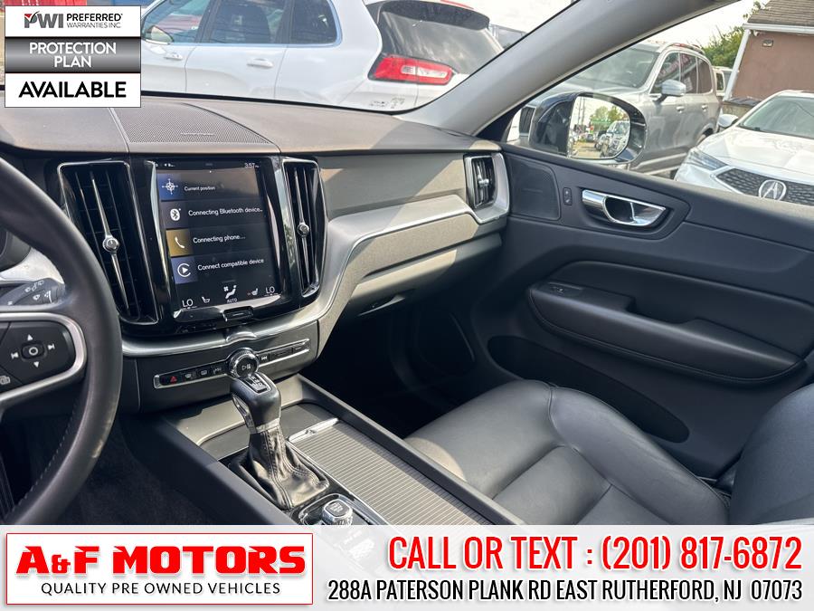 2019 Volvo XC60 Momentum - Photo 10