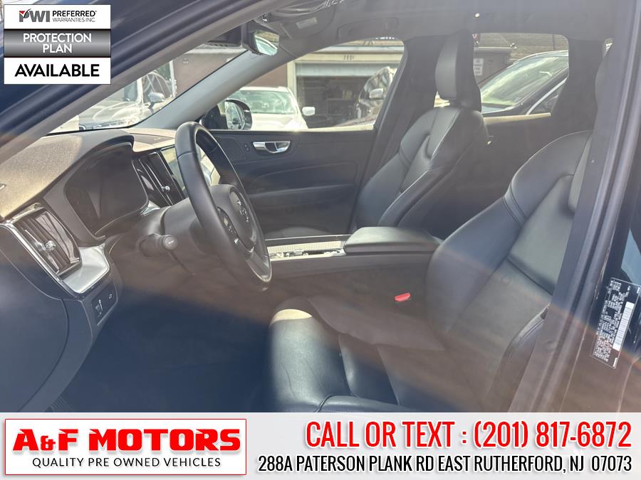 2019 Volvo XC60 Momentum - Photo 8