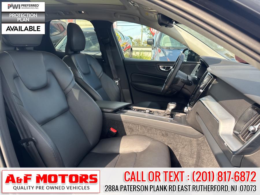 2019 Volvo XC60 Momentum - Photo 29