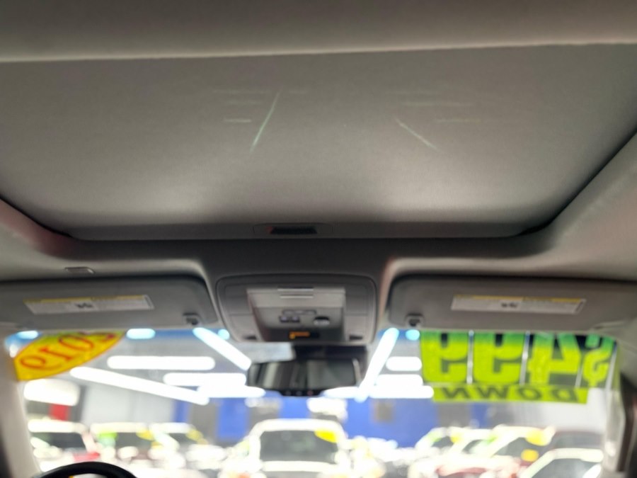 2019 Chevrolet Tahoe LT - Photo 22